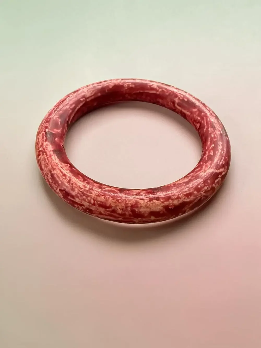 Vintage Red Cream Marbled Lucite Bangle Bracelet Matte Mod 11.25